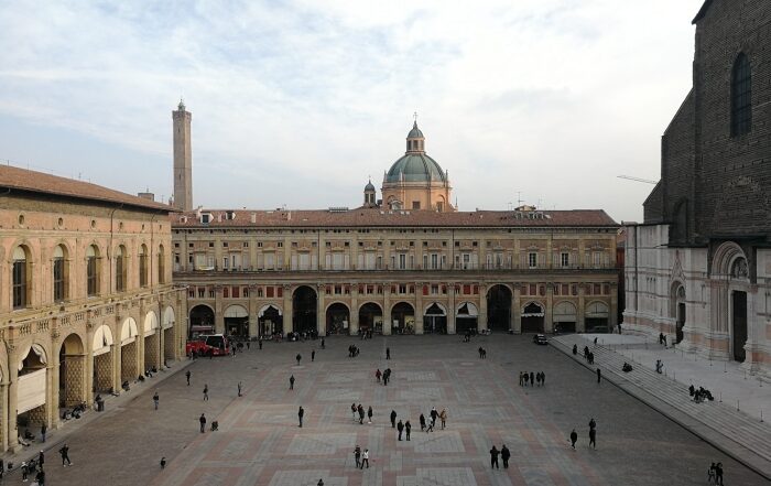 piazza maggiore bologna