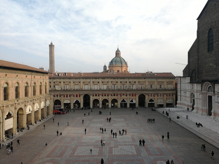 piazza maggiore bologna